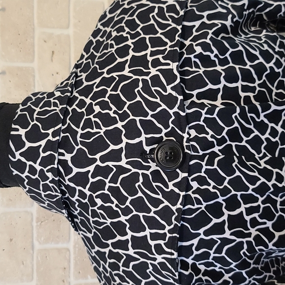 Vertigo Paris Women's Black and White Stretch Cotton Trench Coat (Sz S) - Picture 4 of 11